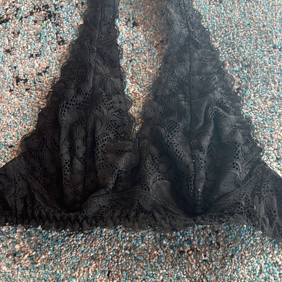Black Lace Halter Stretchy Unpadded Bralette Bra - Picture 2 of 9
